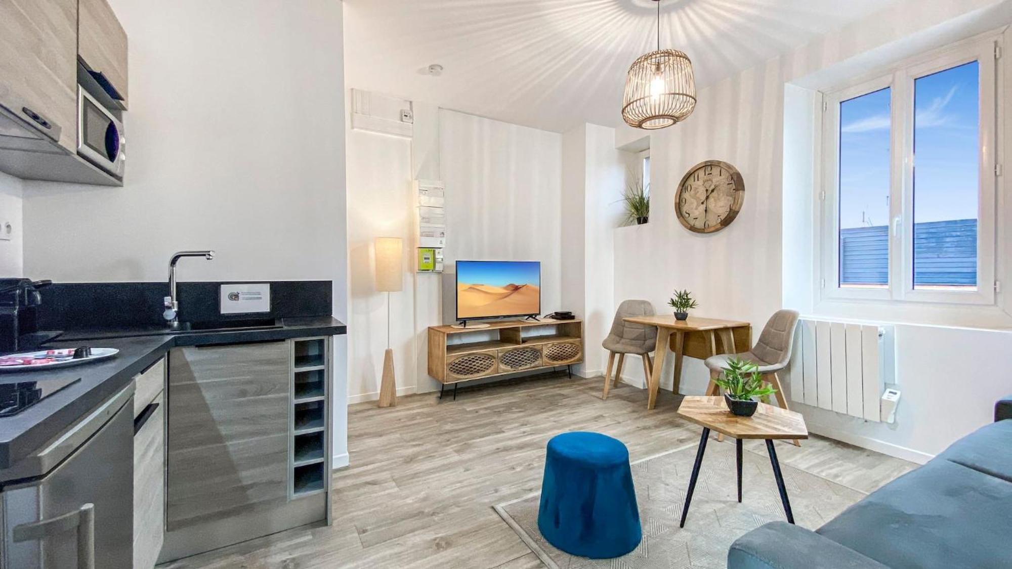 Homey Titi - Hyper-Centre - Proche Gare Et Tram - Lit Convertible - Wifi Gratuit 안마스 외부 사진